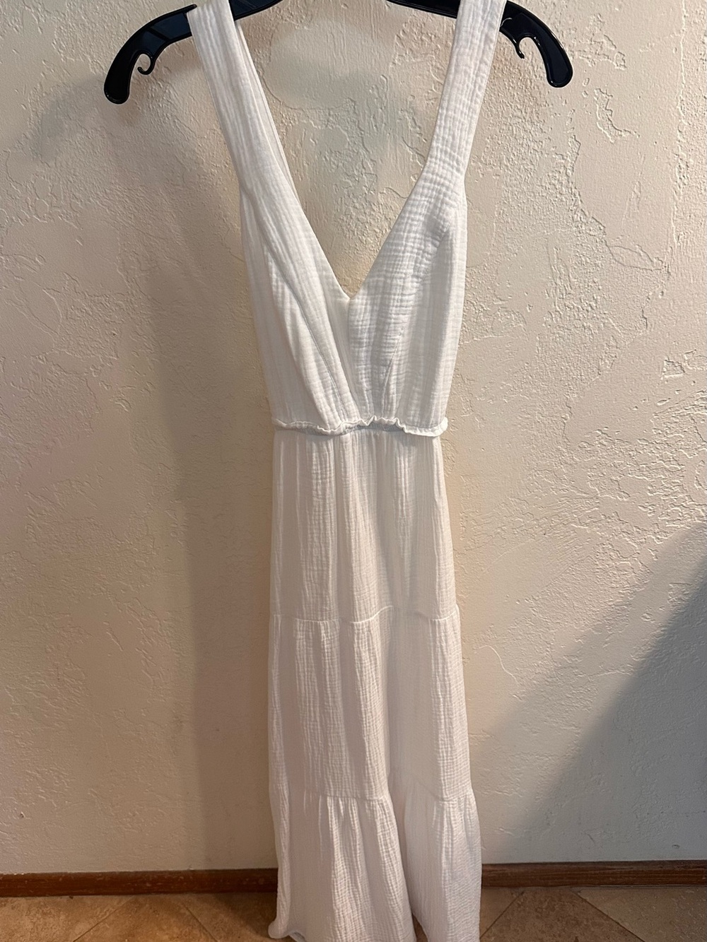 Steve Madden White Sleeveless V-Neck Maxi Dress